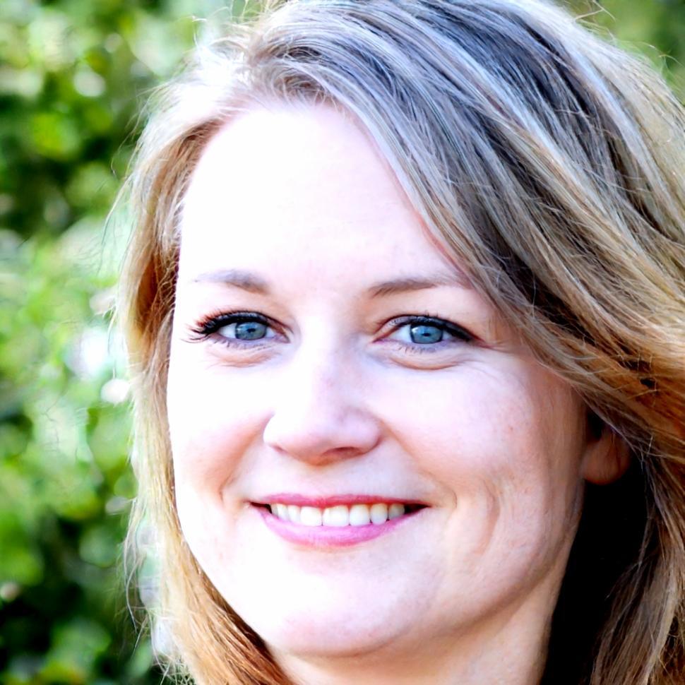 Portrait d'Isabelle Moreau, conseillère financière senior chez velkiranthoq